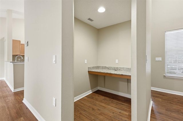 10000 SW 52ND AVENUE 6, Gainesville, FL 32608