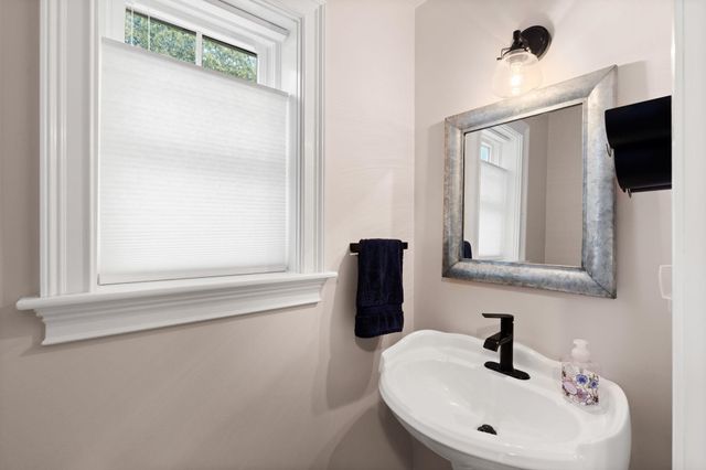 2 Riverwoods Drive, Exeter, NH 03833