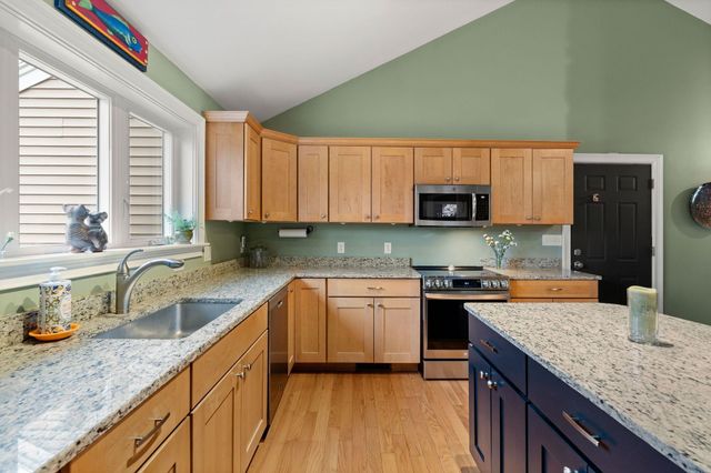 2 Riverwoods Drive, Exeter, NH 03833