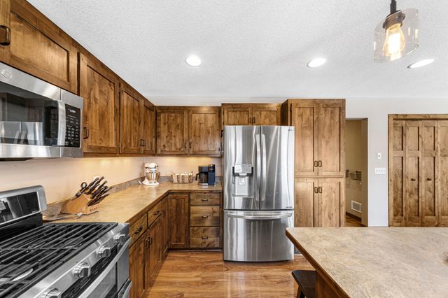 624 Ridge Road, Henderson, MN 56044