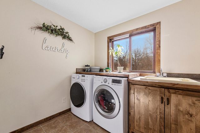 624 Ridge Road, Henderson, MN 56044