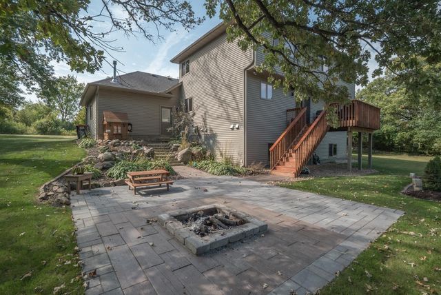 624 Ridge Road, Henderson, MN 56044