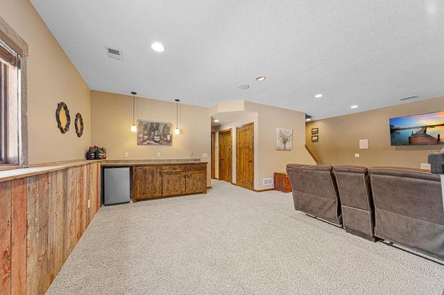 624 Ridge Road, Henderson, MN 56044