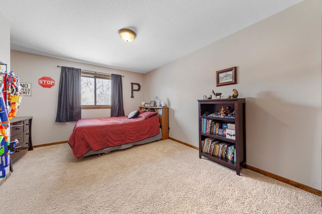 624 Ridge Road, Henderson, MN 56044