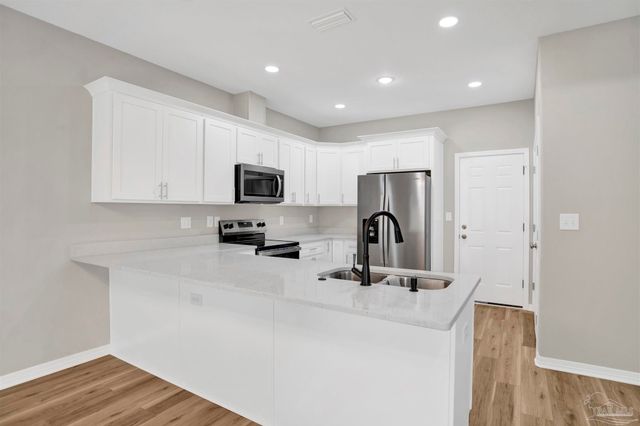 3018 Berwick St, Pensacola, FL 32503