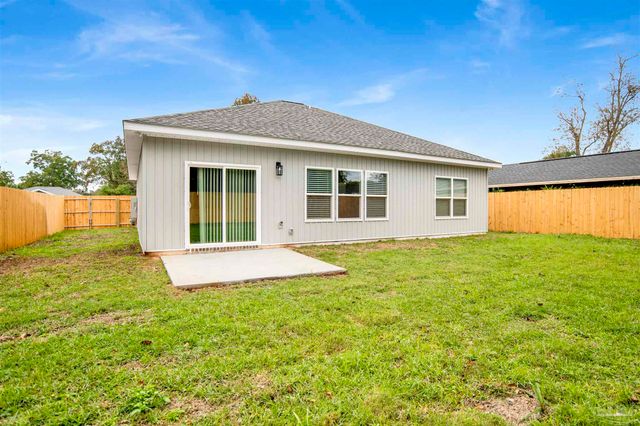 3018 Berwick St, Pensacola, FL 32503