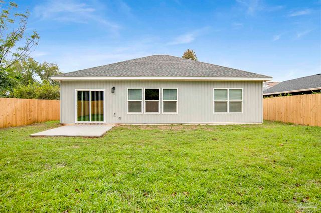 3018 Berwick St, Pensacola, FL 32503