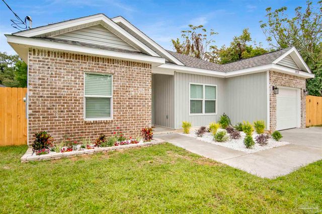 3018 Berwick St, Pensacola, FL 32503