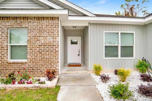 3018 Berwick St, Pensacola, FL 32503