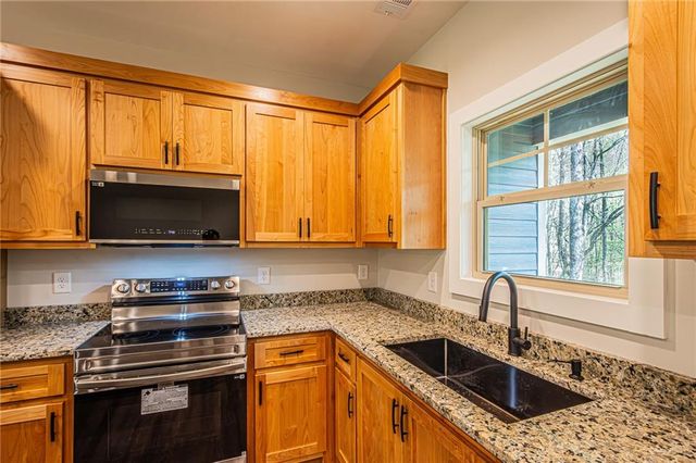 135 Rocky Branch Drive, Murrayville, GA 30564