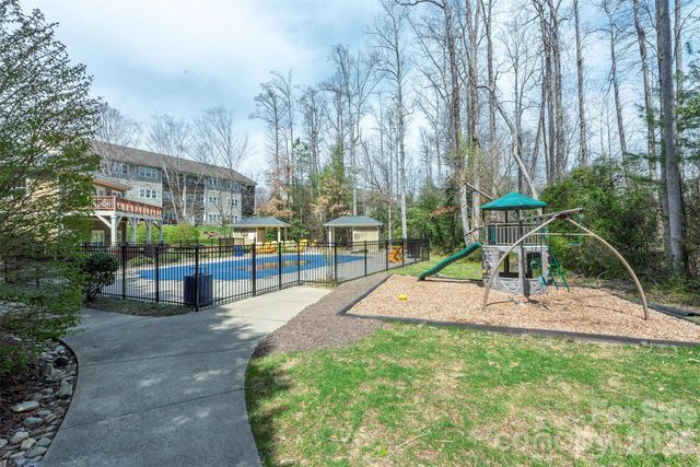 67 Little Fox Lane, Fletcher, NC 28732