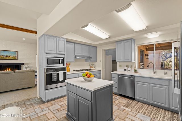 6891 N Camino Verde, Tucson, AZ 85743