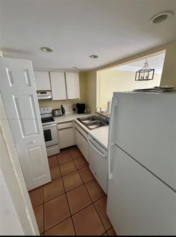 540 Brickell Key Dr 705, Miami, FL 33131