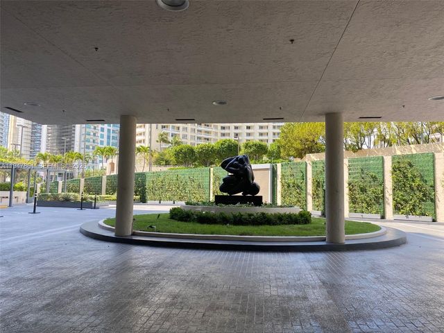 540 Brickell Key Dr 705, Miami, FL 33131