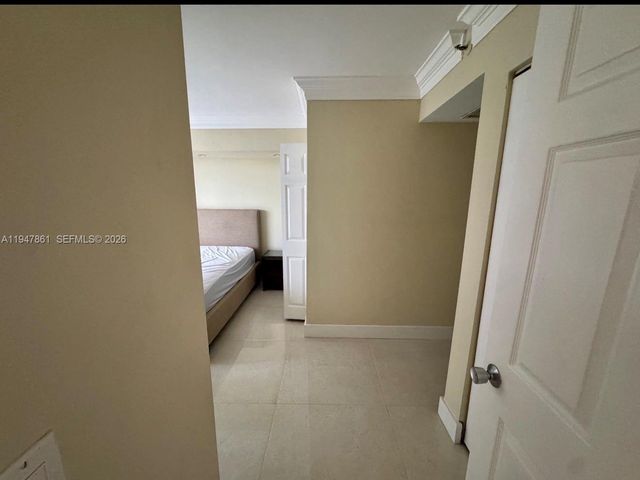 540 Brickell Key Dr 705, Miami, FL 33131