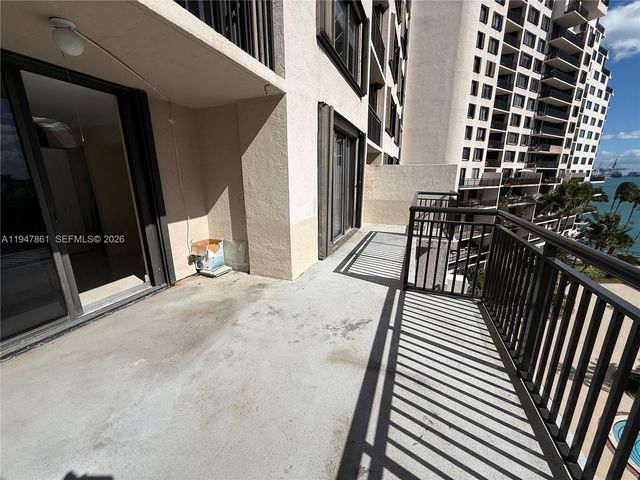 540 Brickell Key Dr 705, Miami, FL 33131
