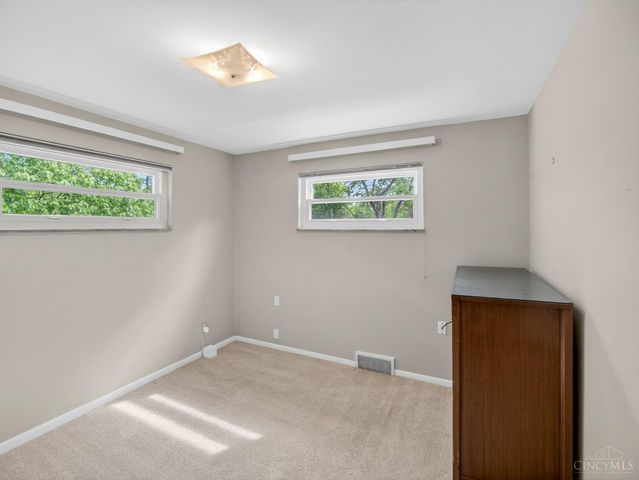 5 Jewel Lane, Greenhills, OH 45218