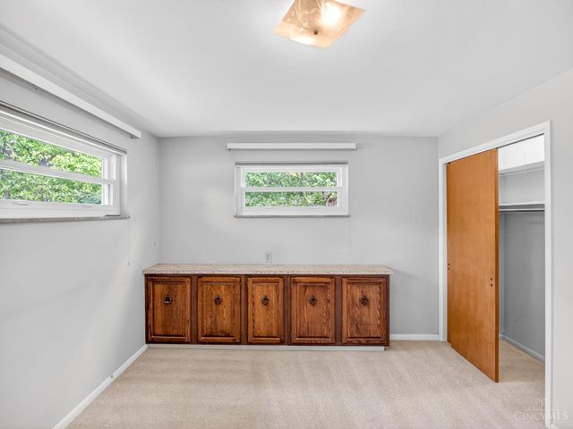 5 Jewel Lane, Greenhills, OH 45218
