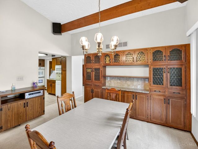5 Jewel Lane, Greenhills, OH 45218
