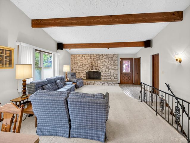 5 Jewel Lane, Greenhills, OH 45218