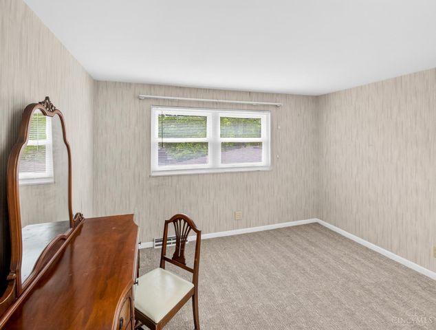 5 Jewel Lane, Greenhills, OH 45218