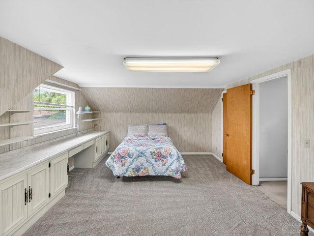 5 Jewel Lane, Greenhills, OH 45218