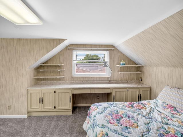 5 Jewel Lane, Greenhills, OH 45218