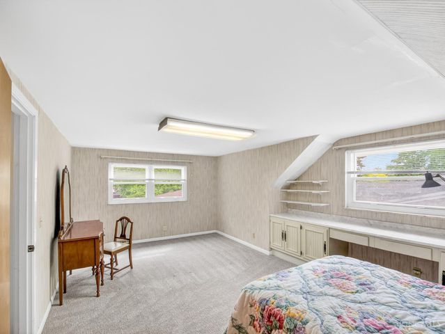 5 Jewel Lane, Greenhills, OH 45218