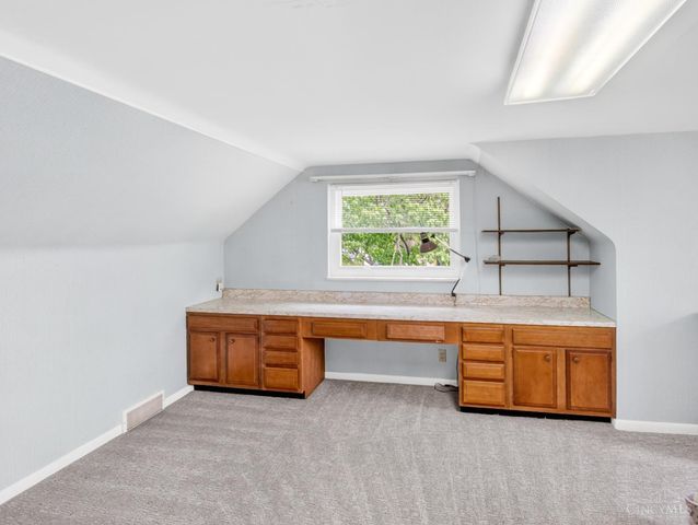 5 Jewel Lane, Greenhills, OH 45218