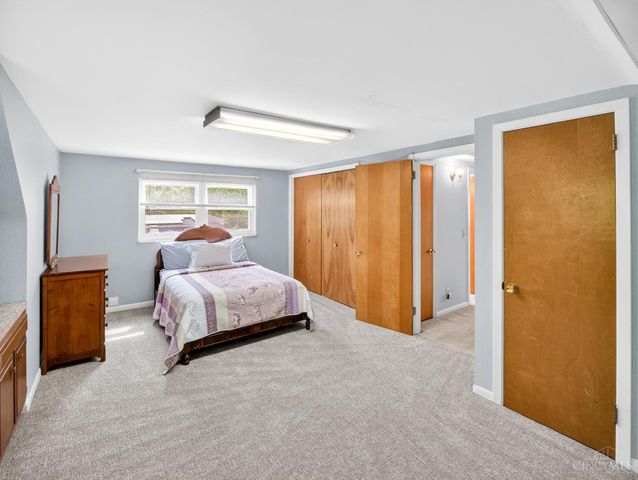 5 Jewel Lane, Greenhills, OH 45218