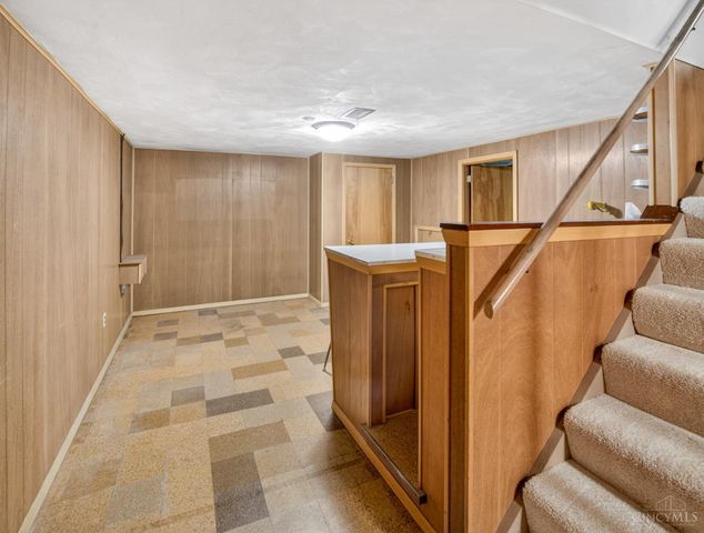 5 Jewel Lane, Greenhills, OH 45218