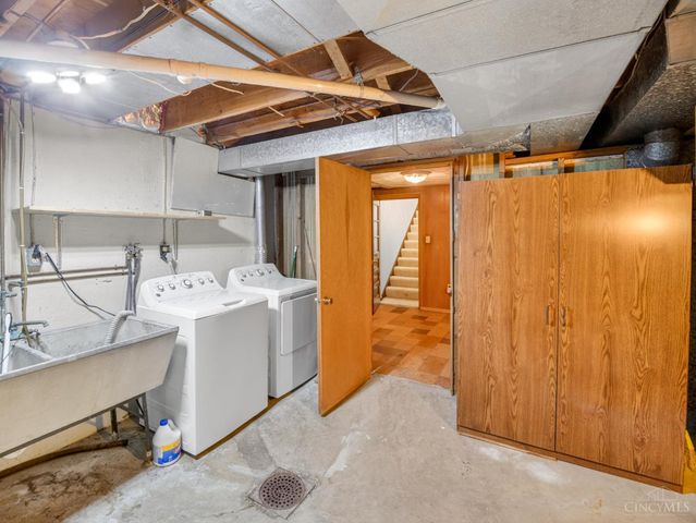5 Jewel Lane, Greenhills, OH 45218