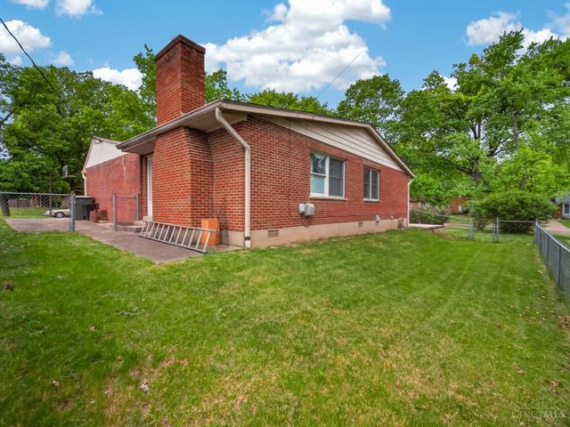 5 Jewel Lane, Greenhills, OH 45218