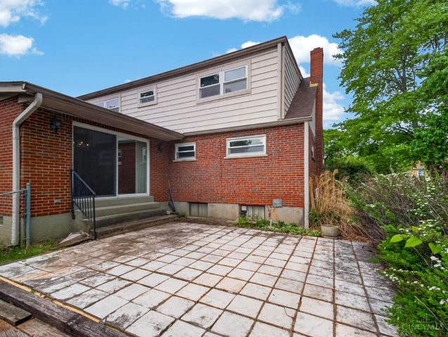 5 Jewel Lane, Greenhills, OH 45218