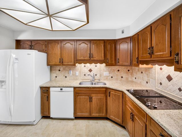 5 Jewel Lane, Greenhills, OH 45218