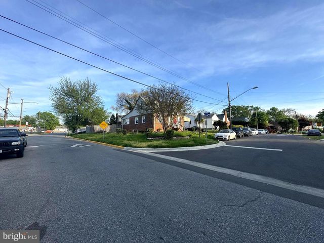 5327 GREENWAY DR, Hyattsville, MD 20781