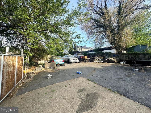 5327 GREENWAY DR, Hyattsville, MD 20781