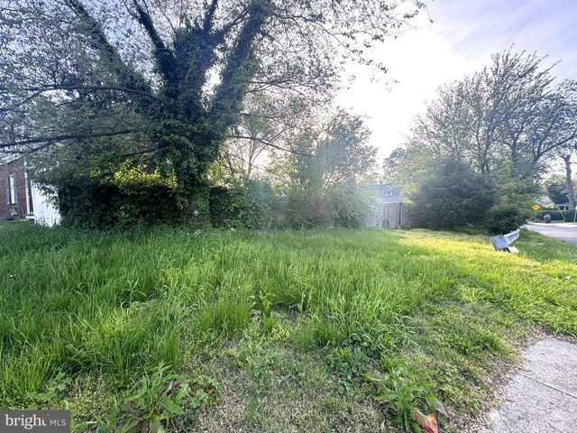 5327 GREENWAY DR, Hyattsville, MD 20781