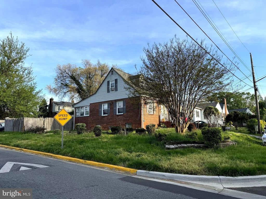 5327 GREENWAY DR, Hyattsville, MD 20781