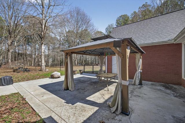 346 Carnation Drive, Social Circle, GA 30025