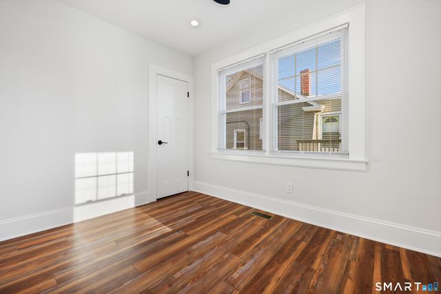 60 Walter Avenue, Norwalk, CT 06851