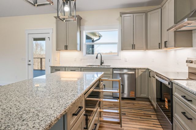 9345 Fox Hill Rd, Baxter, TN 38544