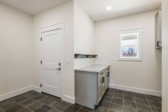 9345 Fox Hill Rd, Baxter, TN 38544