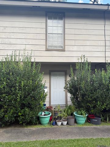 14722 Hooper Rd, Baton Rouge, LA 70818