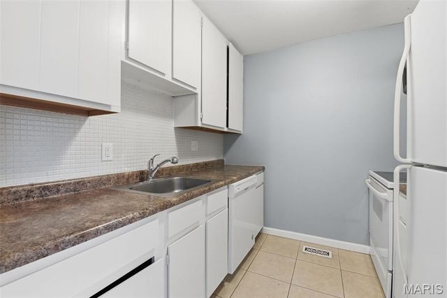 832 Wendevy Court, Ballwin, MO 63011