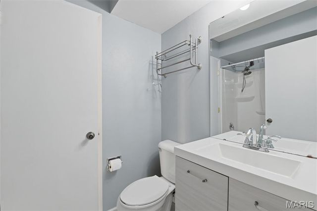 832 Wendevy Court, Ballwin, MO 63011