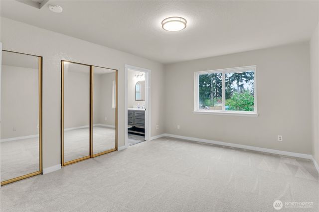 9446 Summerfield Loop SE, Olympia, WA 98513