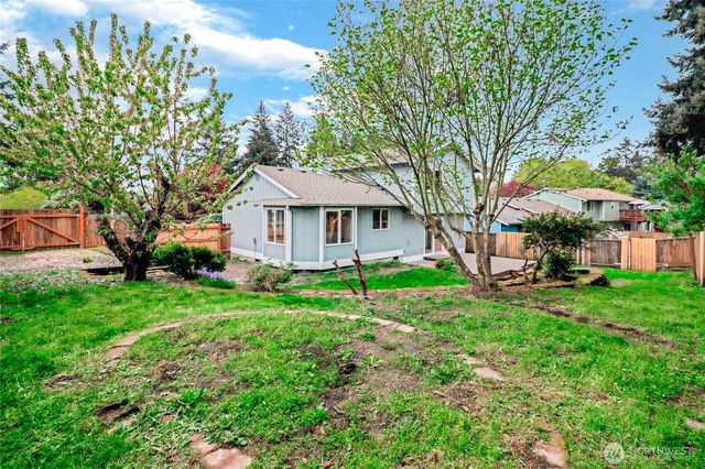 9446 Summerfield Loop SE, Olympia, WA 98513