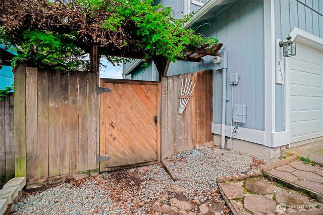 9446 Summerfield Loop SE, Olympia, WA 98513