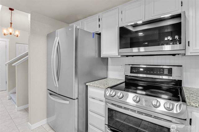 9446 Summerfield Loop SE, Olympia, WA 98513